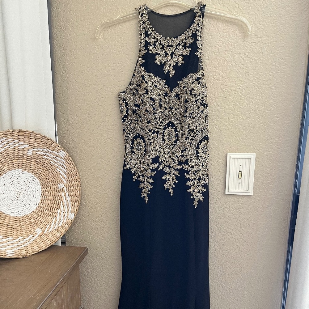 Special occasion dress by Avery G (size 6) used once